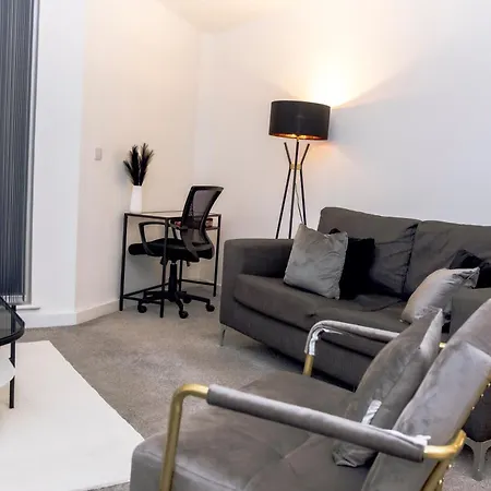 Central Luxury 2Br Apartment Manchester-2